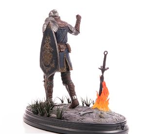 Dark Souls Painted Statue: Elite Knight Exploration Edition