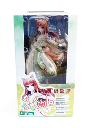 Spice and Wolf 1/8 Scale Pre-Painted PVC Figure: Holo (Re-run)