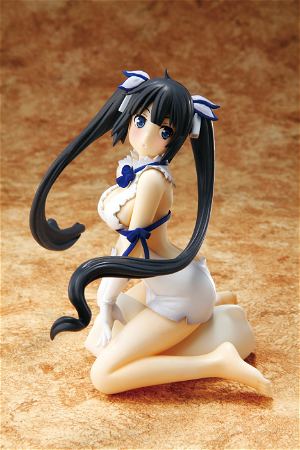 Is It Wrong to Try to Pick Up Girls in a Dungeon?: Hestia Mount Figure