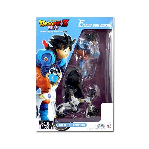 Desktop Real McCoy Dragon Ball Z: Son Goku 02 F Edition
