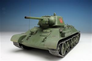Girls und Panzer der Film 1/35 Scale Model Kit: T-34/76 Pravda High School