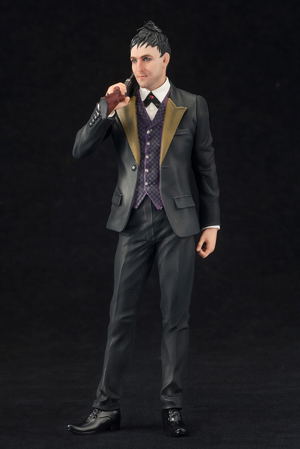 ARTFX+ Gotham 1/10 Scale Pre-Painted Figure: Oswald 'Penguin' Cobblepot