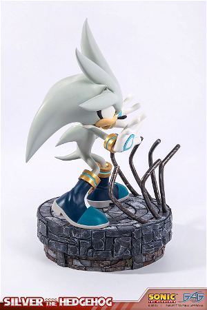 Sonic the Hedgehog Statue: Silver the Hedgehog