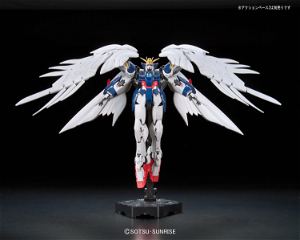 Mobile Suit Gundam 1/144 Scale Model Kit: XXXG-00W0 Wing Gundam Zero EW (RG)