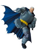 MAFEX Batman The Dark Knight Returns: Batman Armored Ver. thumbnail 10