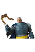 MAFEX Batman The Dark Knight Returns: Batman Armored Ver. thumbnail 9