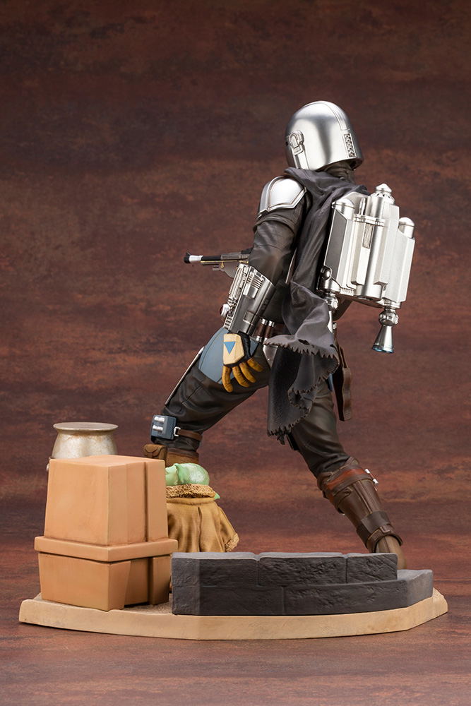 ARTFX The Mandalorian 1/7 Scale Pre-Painted Figure: Mandalorian & The Child image 5