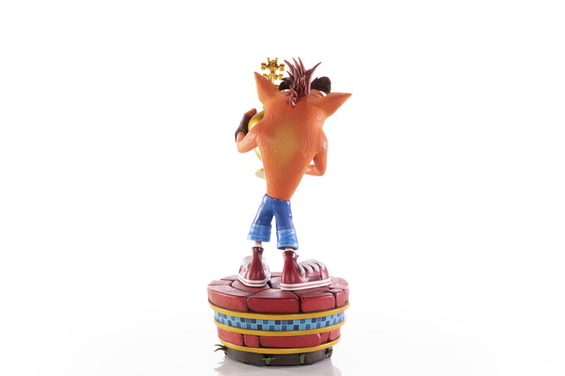 Crash Team Racing Nitro-Fueled Resin Painted Statue: Crash (Winner) [Standard Edition] image 5
