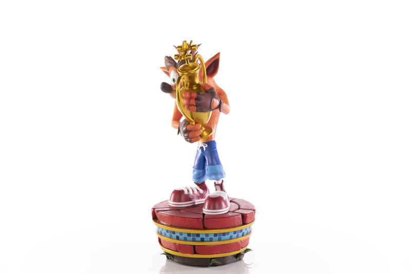 Crash Team Racing Nitro-Fueled Resin Painted Statue: Crash (Winner) [Standard Edition] image 8