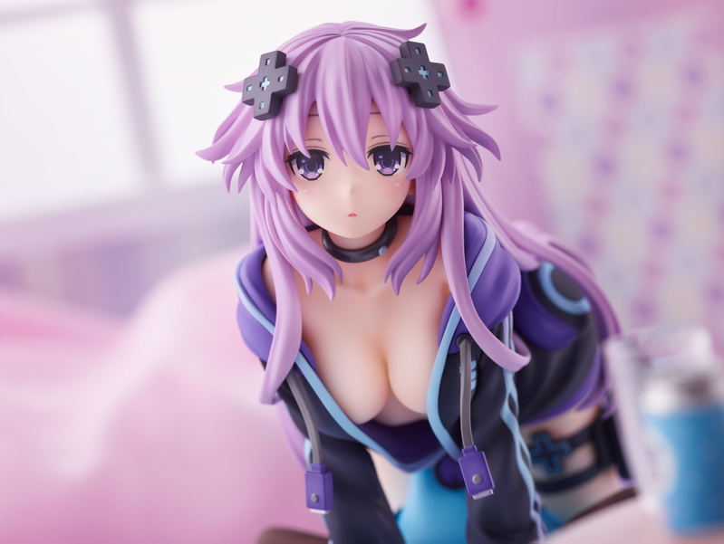 Hyperdimension Neptunia 1/8 Scale Pre-Painted Figure: Dimensional Traveler Neptune Waking Up Ver. image 5
