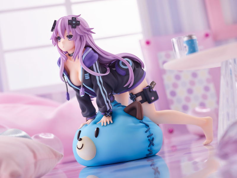 Hyperdimension Neptunia 1/8 Scale Pre-Painted Figure: Dimensional Traveler Neptune Waking Up Ver. image 7