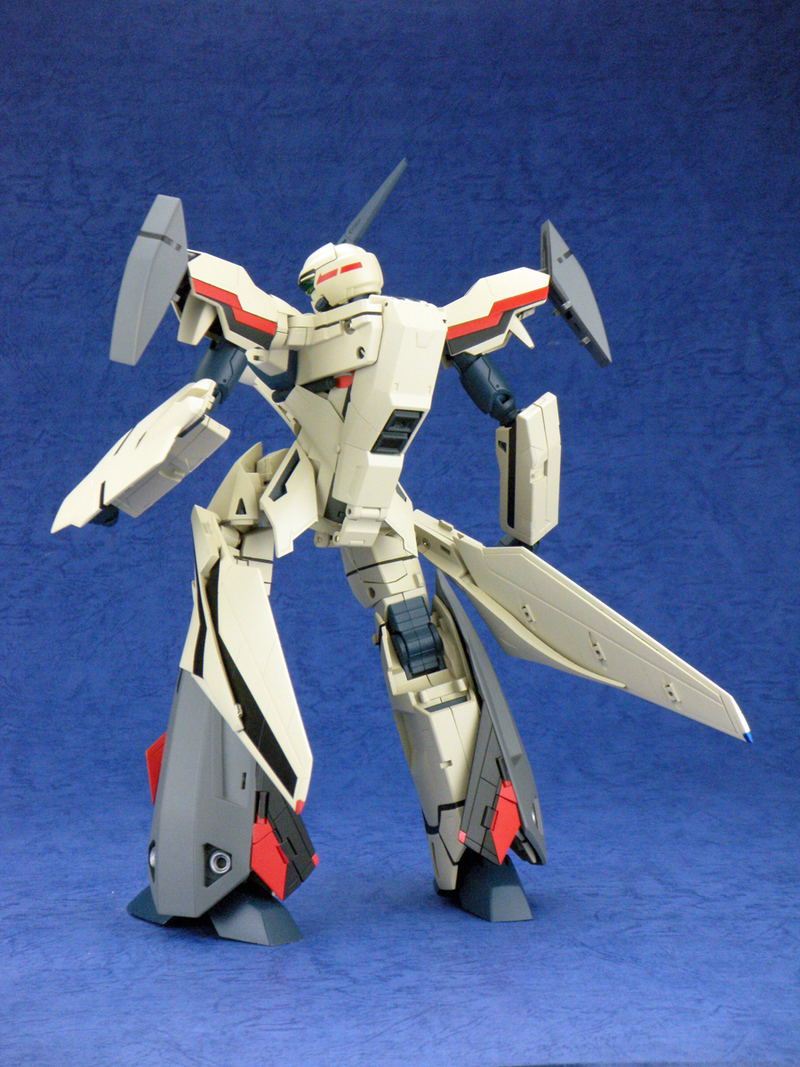 Macross Plus 1/60 Scale Pre-Painted PVC Figure: Perfect Transformation YF-19 New Version With Fast Pack (Re-run) image 10