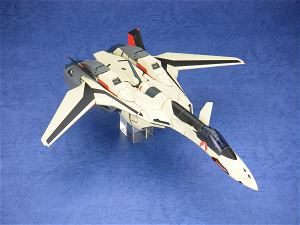 Macross Plus 1/60 Scale Pre-Painted PVC Figure: Perfect Transformation YF-19 New Version With Fast Pack (Re-run)