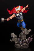 Marvel Universe Avengers 1/6 Scale Fine Art Statue: Thor thumbnail 11