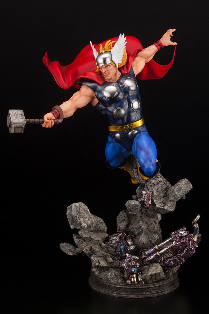 Marvel Universe Avengers 1/6 Scale Fine Art Statue: Thor image 11