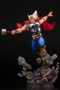 Marvel Universe Avengers 1/6 Scale Fine Art Statue: Thor thumbnail 3