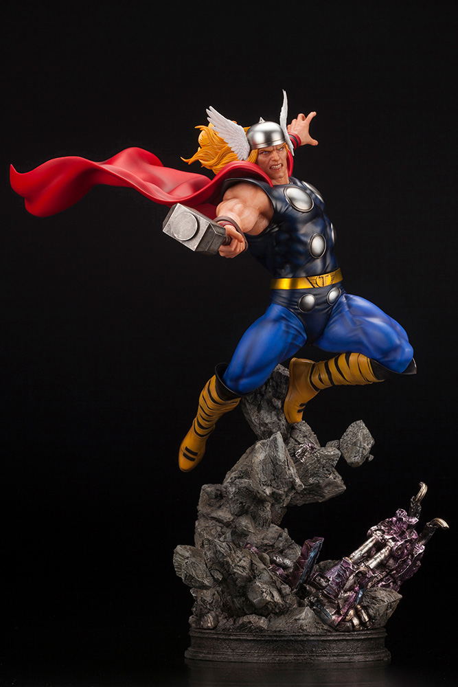 Marvel Universe Avengers 1/6 Scale Fine Art Statue: Thor image 8