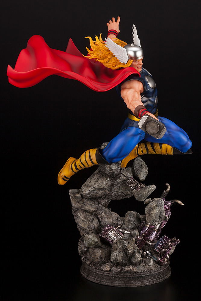 Marvel Universe Avengers 1/6 Scale Fine Art Statue: Thor image 9