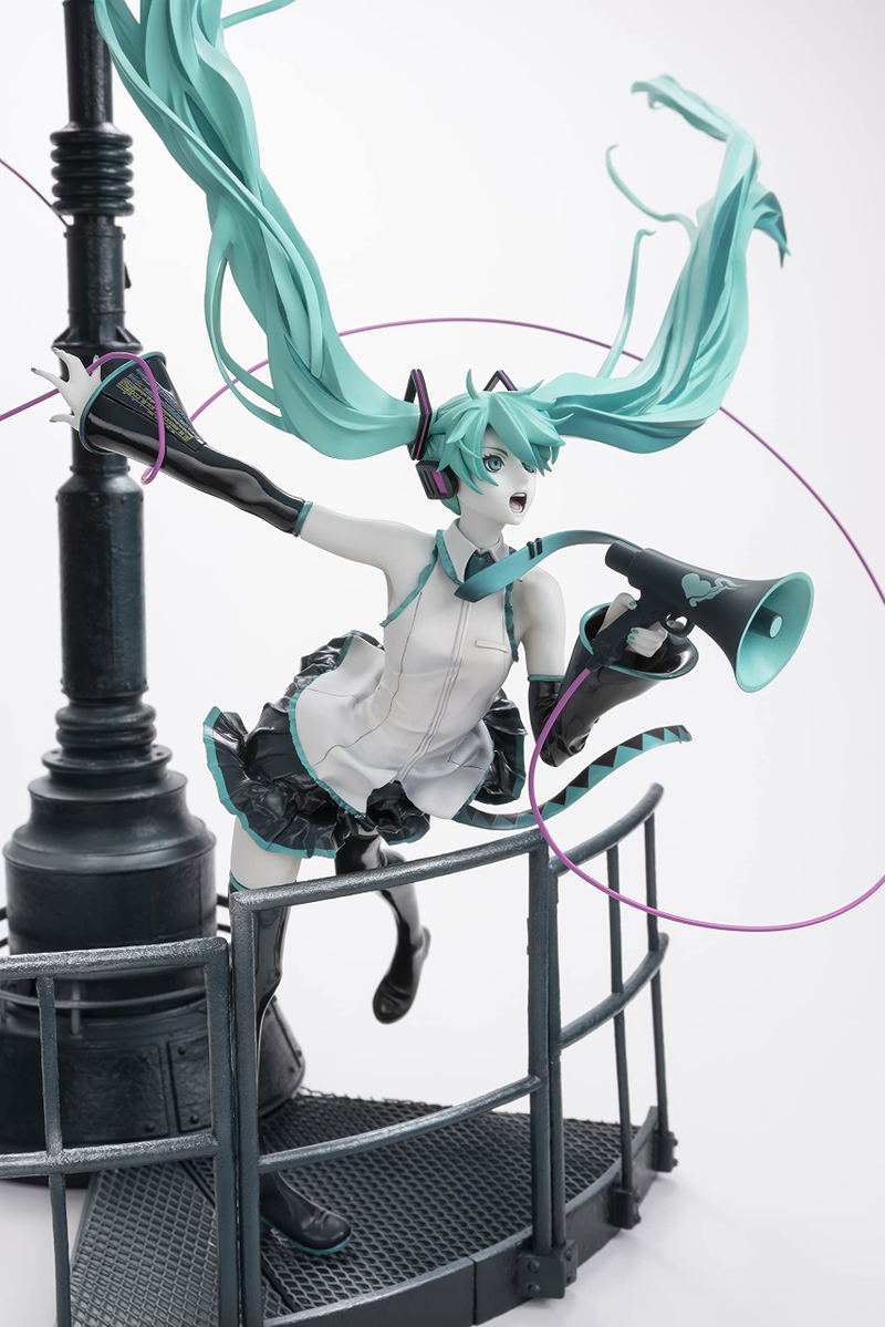 Good Smile 20th Anniversary Book - Hatsune Miku Love Is War Refine Ver. (Figure included) image 3