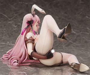 Creator's Collection 1/4 Scale Pre-Painted Figure: Bunny Maid Lucy