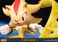 Sonic the Hedgehog Resin Painted Statue: Super Shadow [Standard Edition] thumbnail 19
