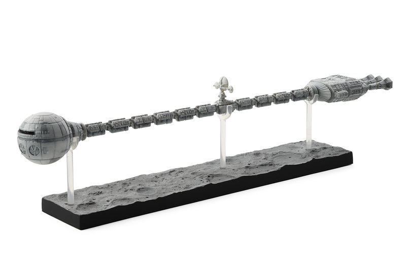 2001 A Space Odyssey Pre-Painted Figure: Discovery One (Re-run) image 1
