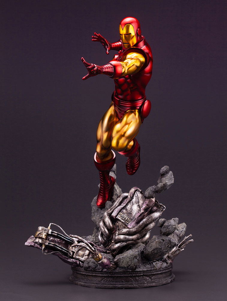Marvel Universe Avengers 1/6 Scale Fine Art Statue: Iron Man image 3