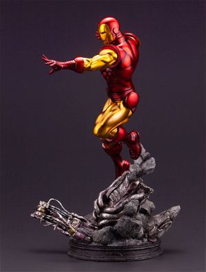 Marvel Universe Avengers 1/6 Scale Fine Art Statue: Iron Man