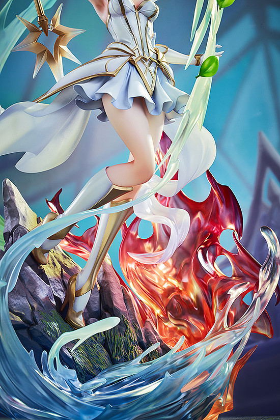 League of Legends 1/7 Scale Pre-Painted Figure: Elementalist Lux image 9