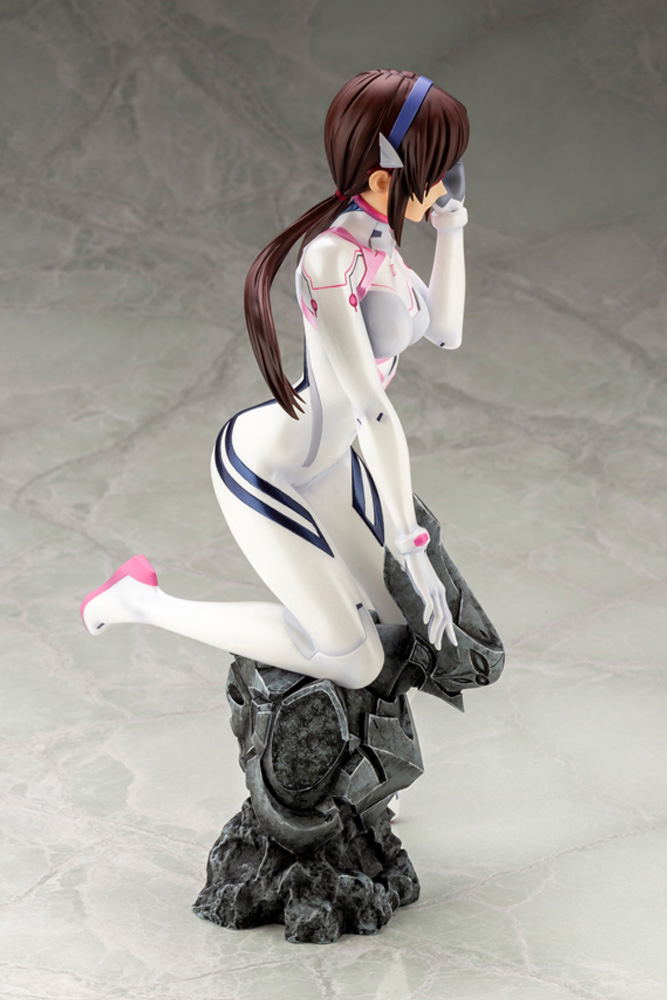 Evangelion 3.0+1.0 Thrice Upon a Time 1/6 Scale Pre-Painted Figure: Mari Illustrious Makinami White Plugsuit Ver. image 8