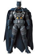MAFEX Batman Hush: Batman Stealth Jumper Ver. thumbnail 3