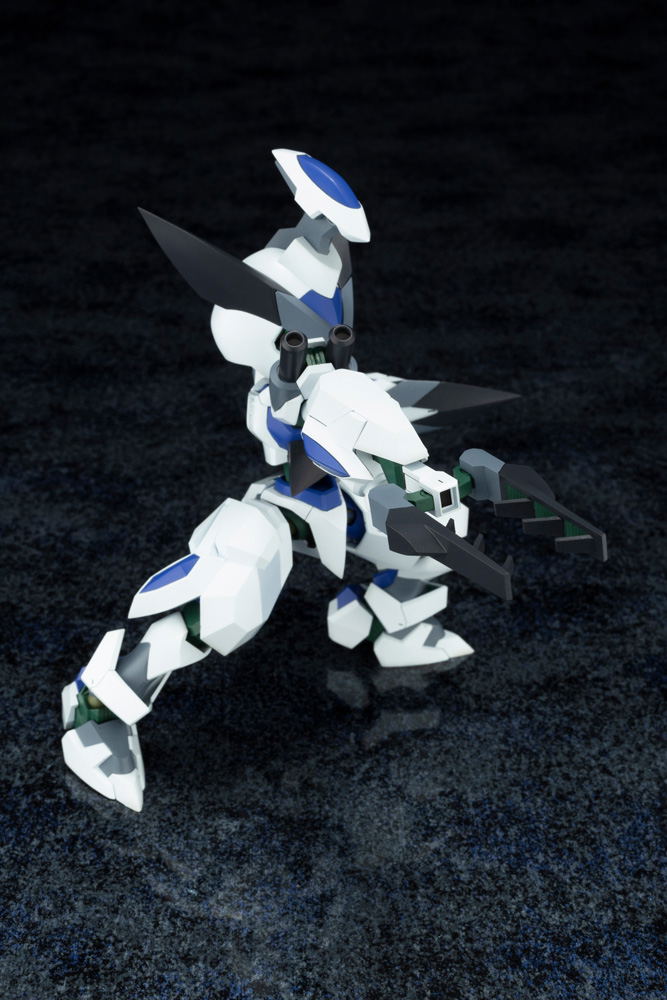 Medarot 1/6 Scale Plastic Model Kit: KXK00-M Crossmessiah image 8