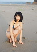 Hina Kikuchi 1st Photobook - Flapping thumbnail 6