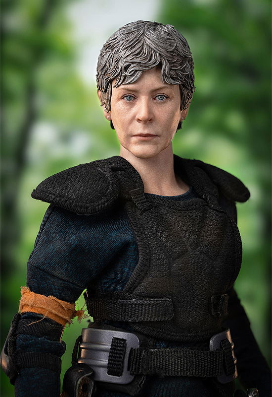 The Walking Dead 1/6 Scale Action Figure: Carol Peletier image 3
