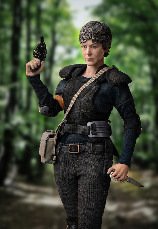 The Walking Dead 1/6 Scale Action Figure: Carol Peletier image 4