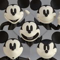 Figure Complex Movie Revo Series No. 013EX Mickey Mouse (1936/Monotone Color Ver.) thumbnail 6