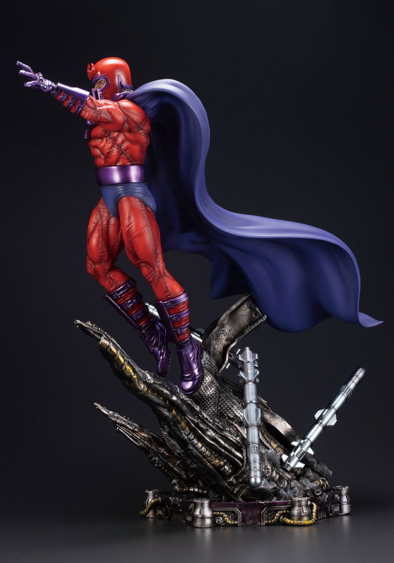 Marvel Universe X-Men 1/6 Scale Fine Art Statue: Magneto image 3