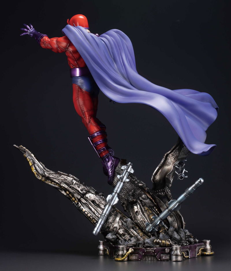 Marvel Universe X-Men 1/6 Scale Fine Art Statue: Magneto image 4