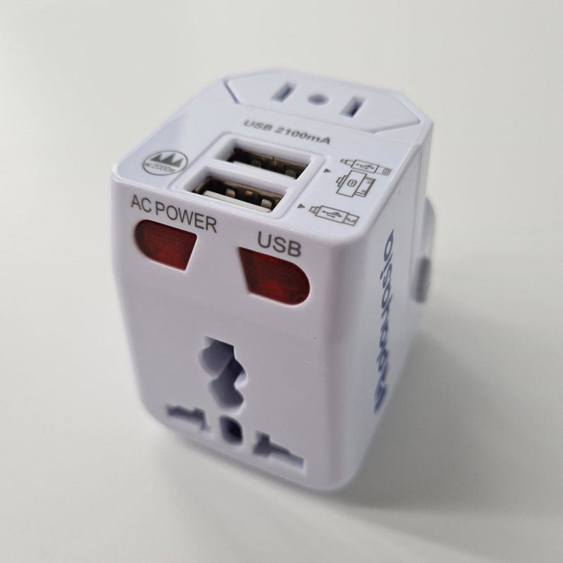 Playasia USB Travel Power Adapter (US/EU/UK/AU plug) image 6