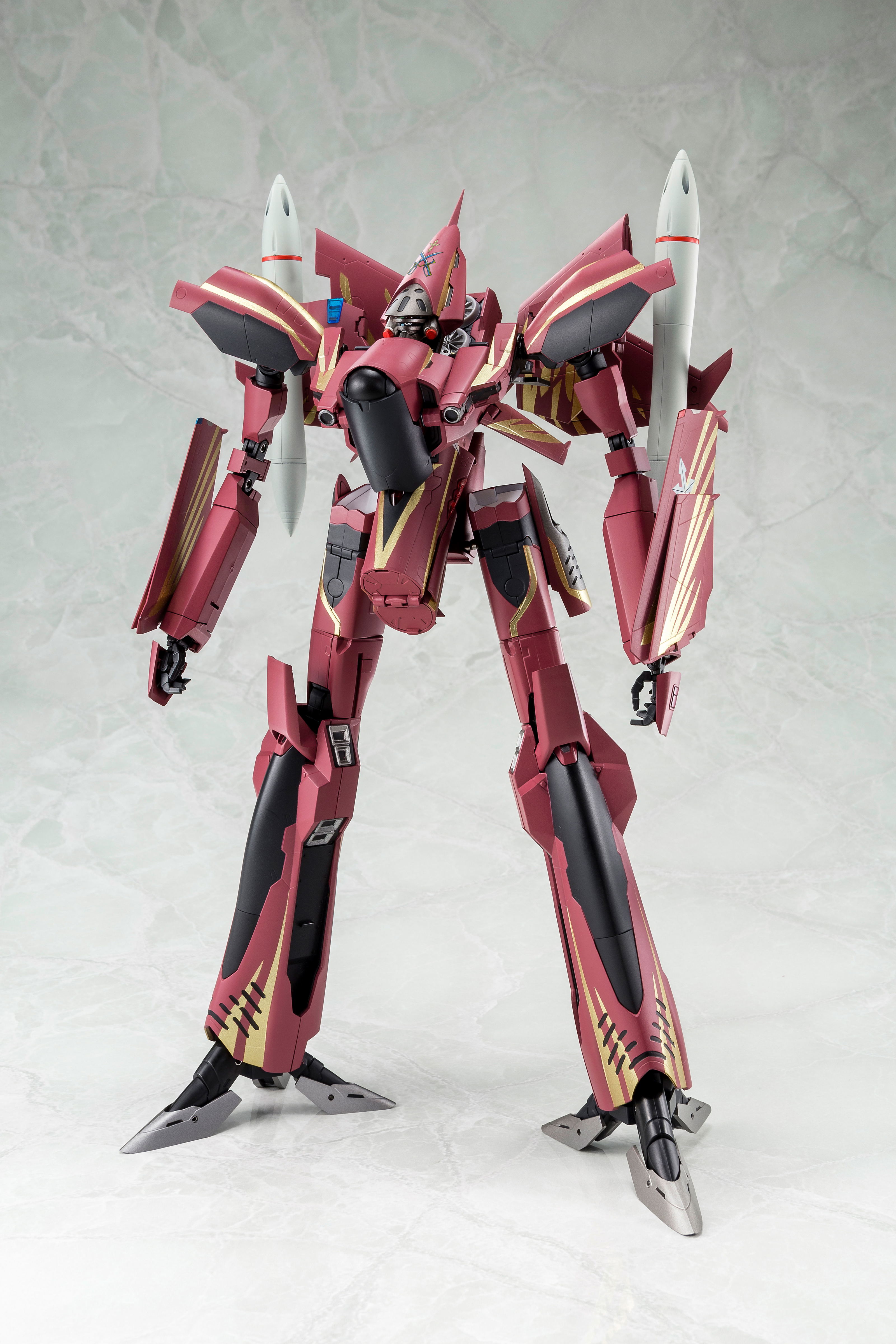 Macross Zero 1/60 Scale Pre-Painted Figure: Perfect Trance SV-51