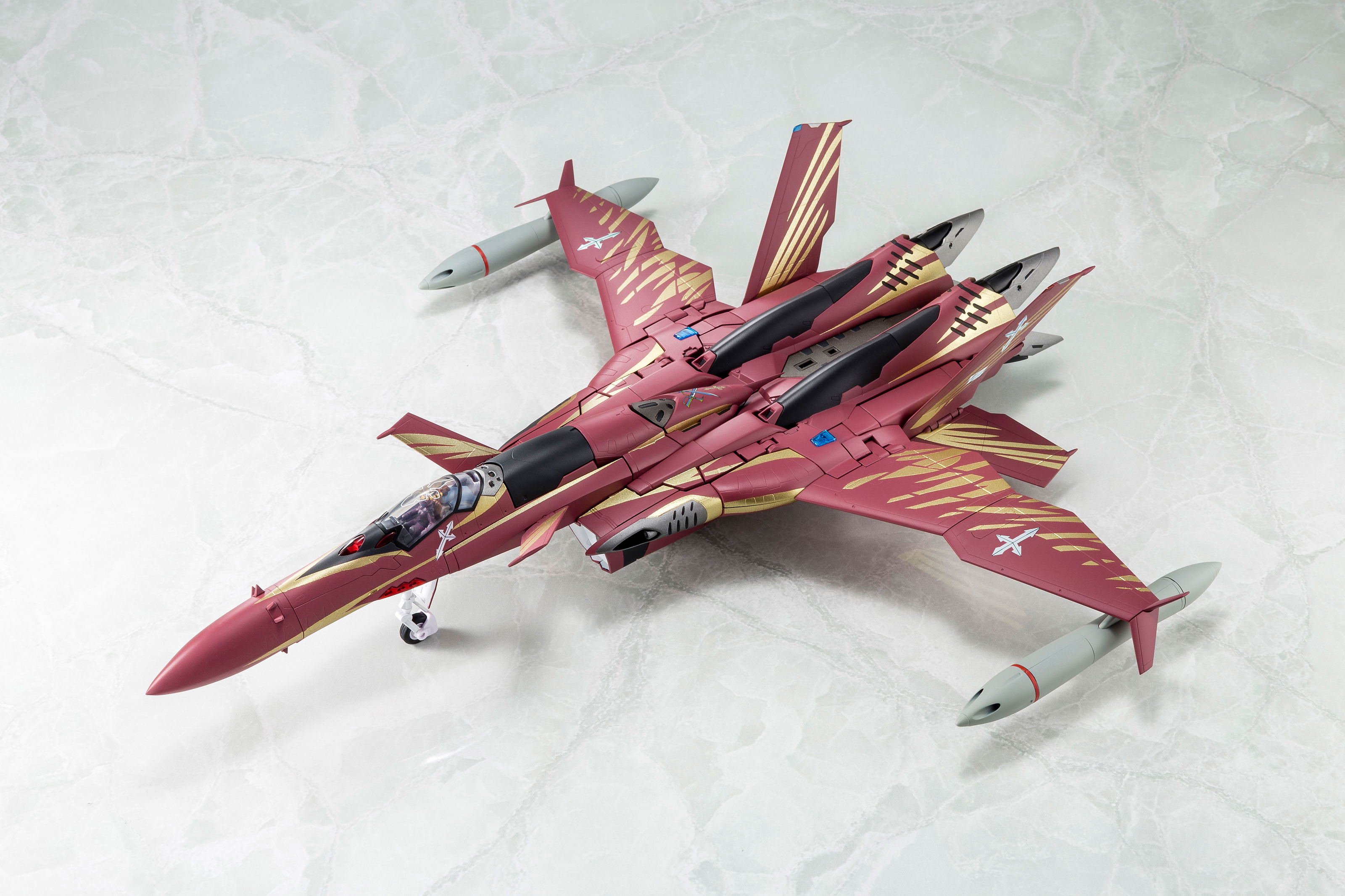 Macross Zero 1/60 Scale Pre-Painted Figure: Perfect Trance SV-51