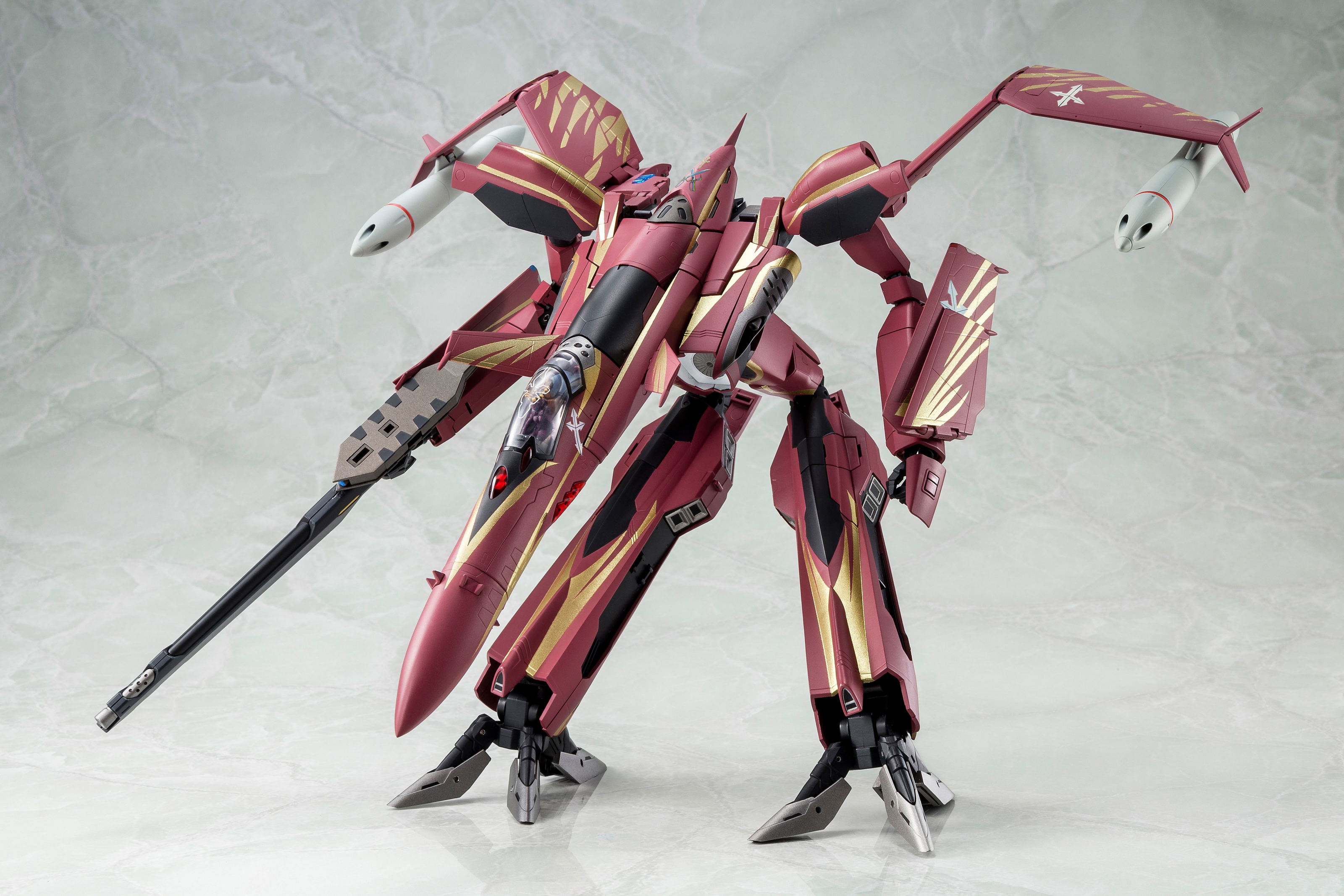 Macross Zero 1/60 Scale Pre-Painted Figure: Perfect Trance SV-51