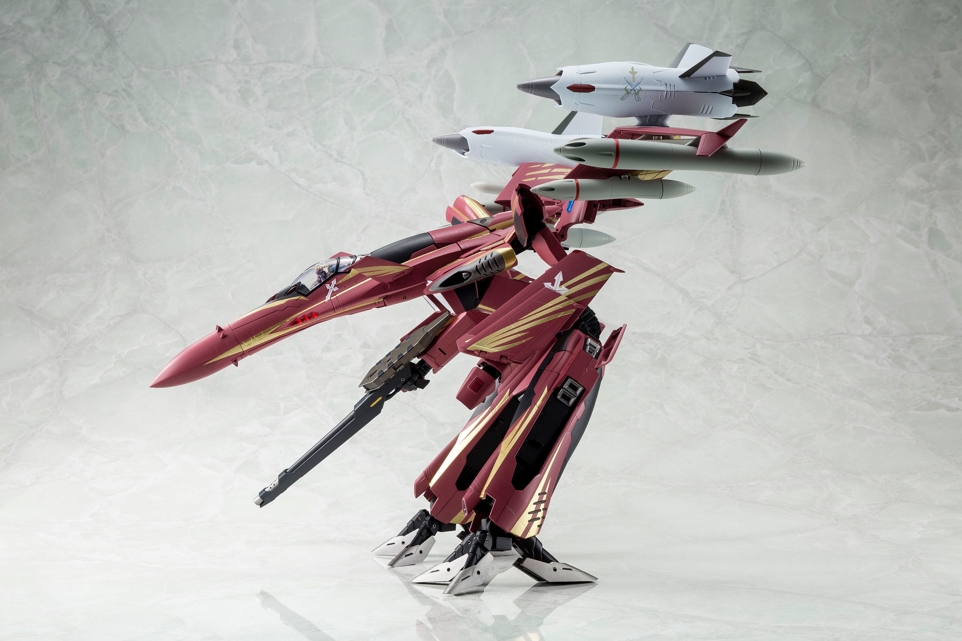 Macross Zero 1/60 Scale Pre-Painted Figure: Perfect Trance SV-51