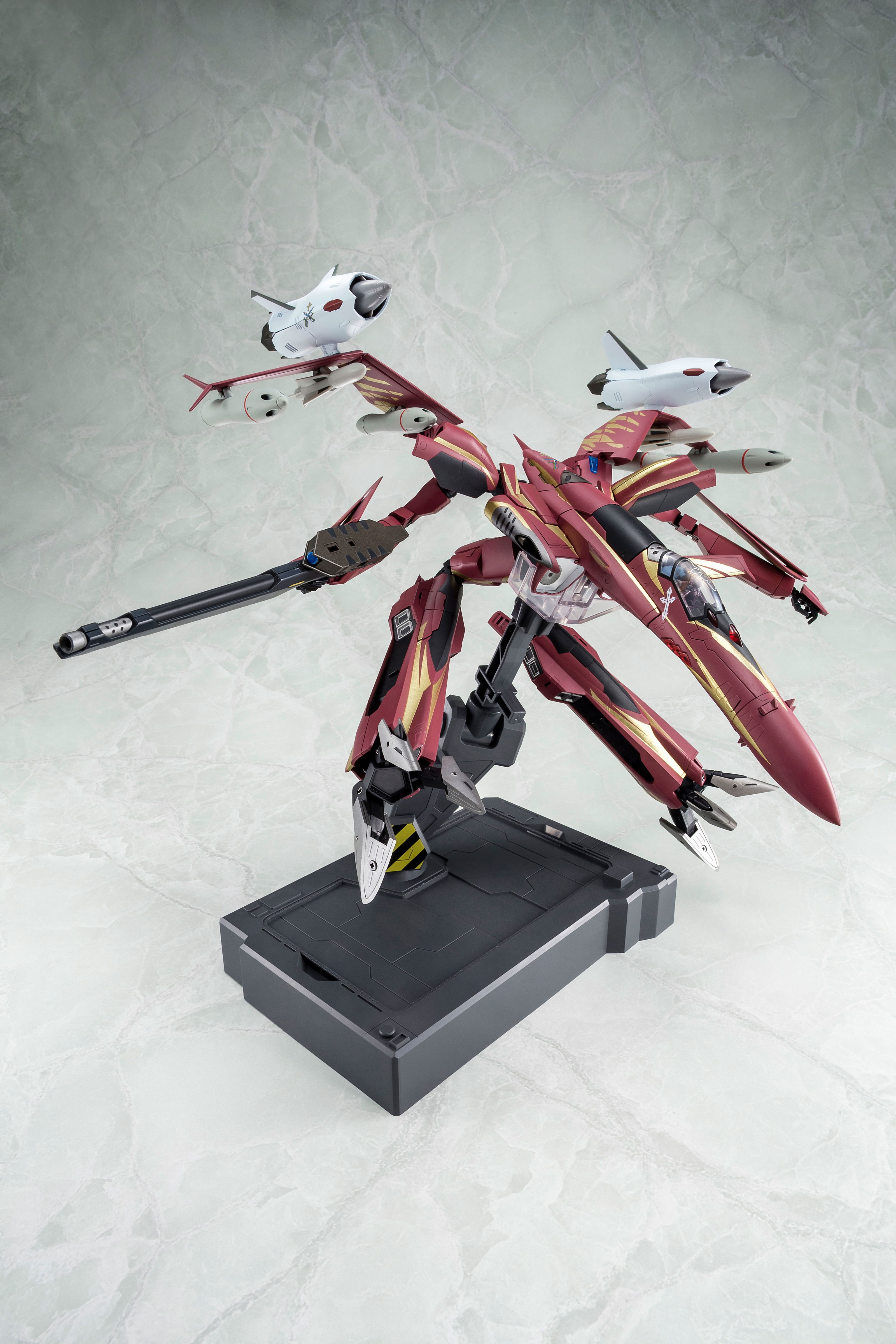Macross Zero 1/60 Scale Pre-Painted Figure: Perfect Trance SV-51