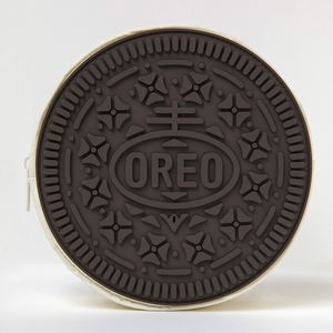 Oreo Cookie-shaped Pouch Book_