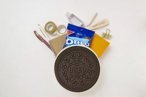 Oreo Cookie-shaped Pouch Book_