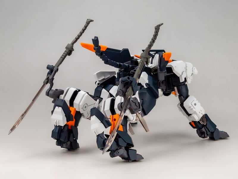 Code Beast 1/100 Scale Plastic Model Kit: Hundred Edge Arma (First Limited Edition) image 6