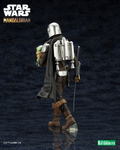 ARTFX+ Star Wars The Mandalorian 1/10 Scale Pre-Painted Figure: Mandalorian & Grogu with Beskar Staff thumbnail 5