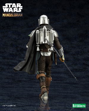 ARTFX+ Star Wars The Mandalorian 1/10 Scale Pre-Painted Figure: Mandalorian & Grogu with Beskar Staff