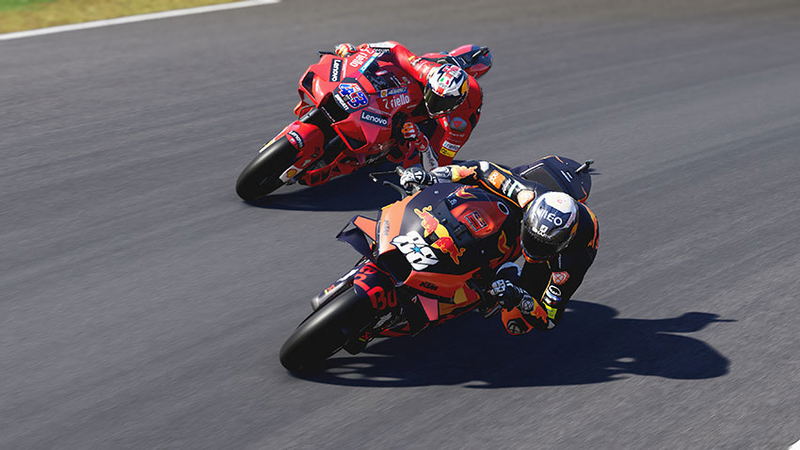 MotoGP 22 (Code in a box) image 3